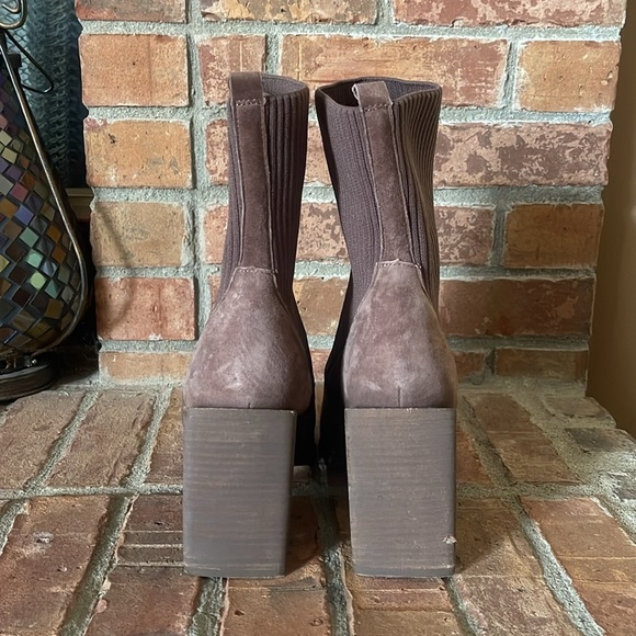 Steve Madden Women's Tackle Ankle Boots in Taupe Suede - Picture 3 of 8